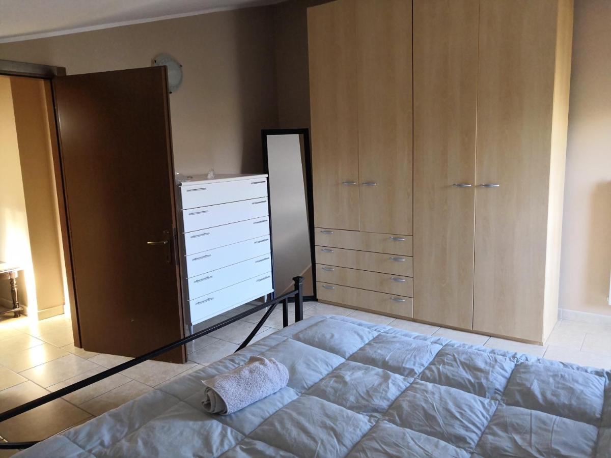 苏尔莫纳La Mansardina公寓 外观 照片
